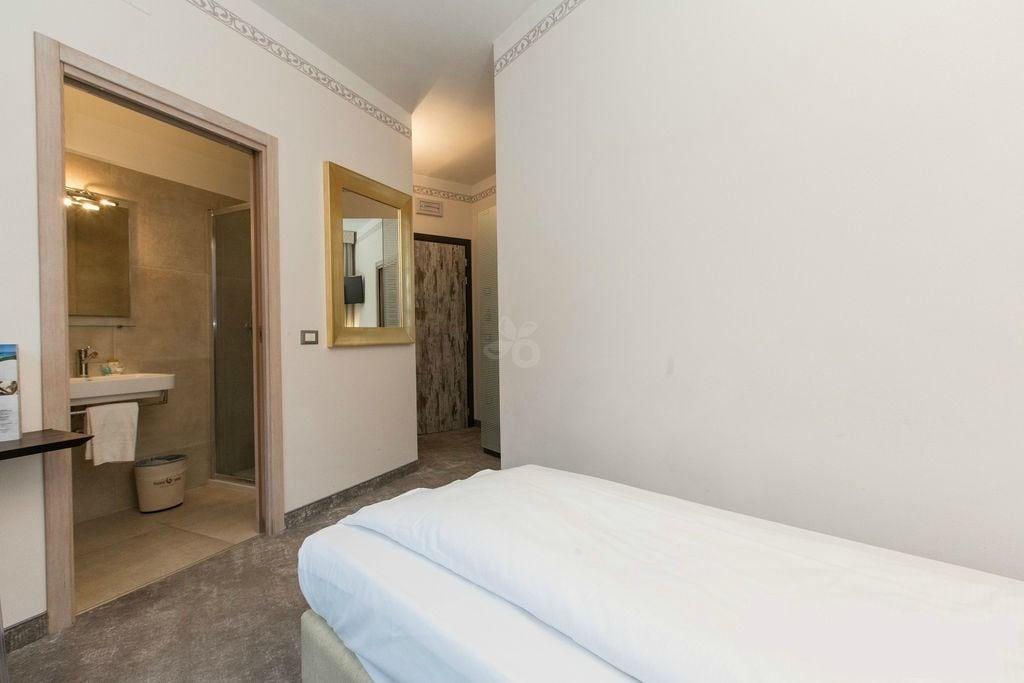 Hotel Corona Tirano Exteriör bild